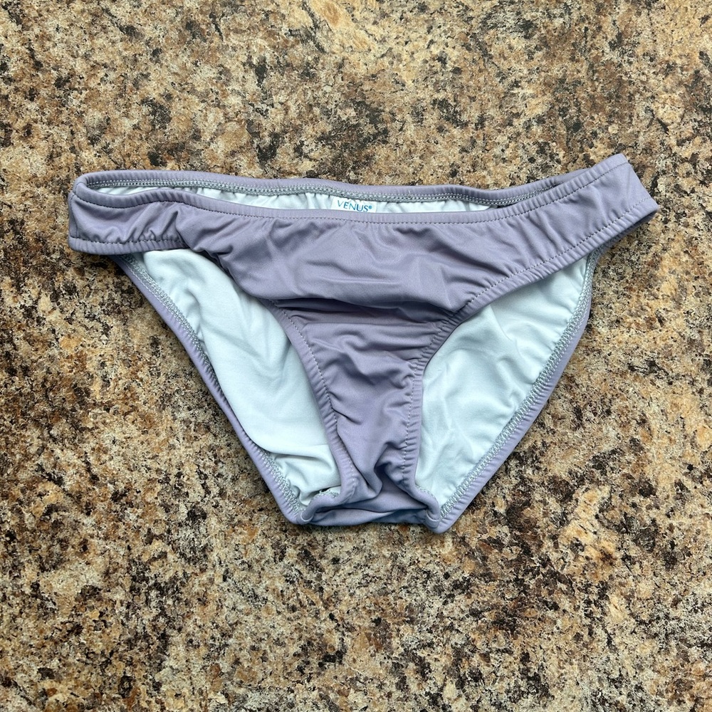 Venus Bikini Bottoms, Low Rise, Lavender Size 4 NWOT